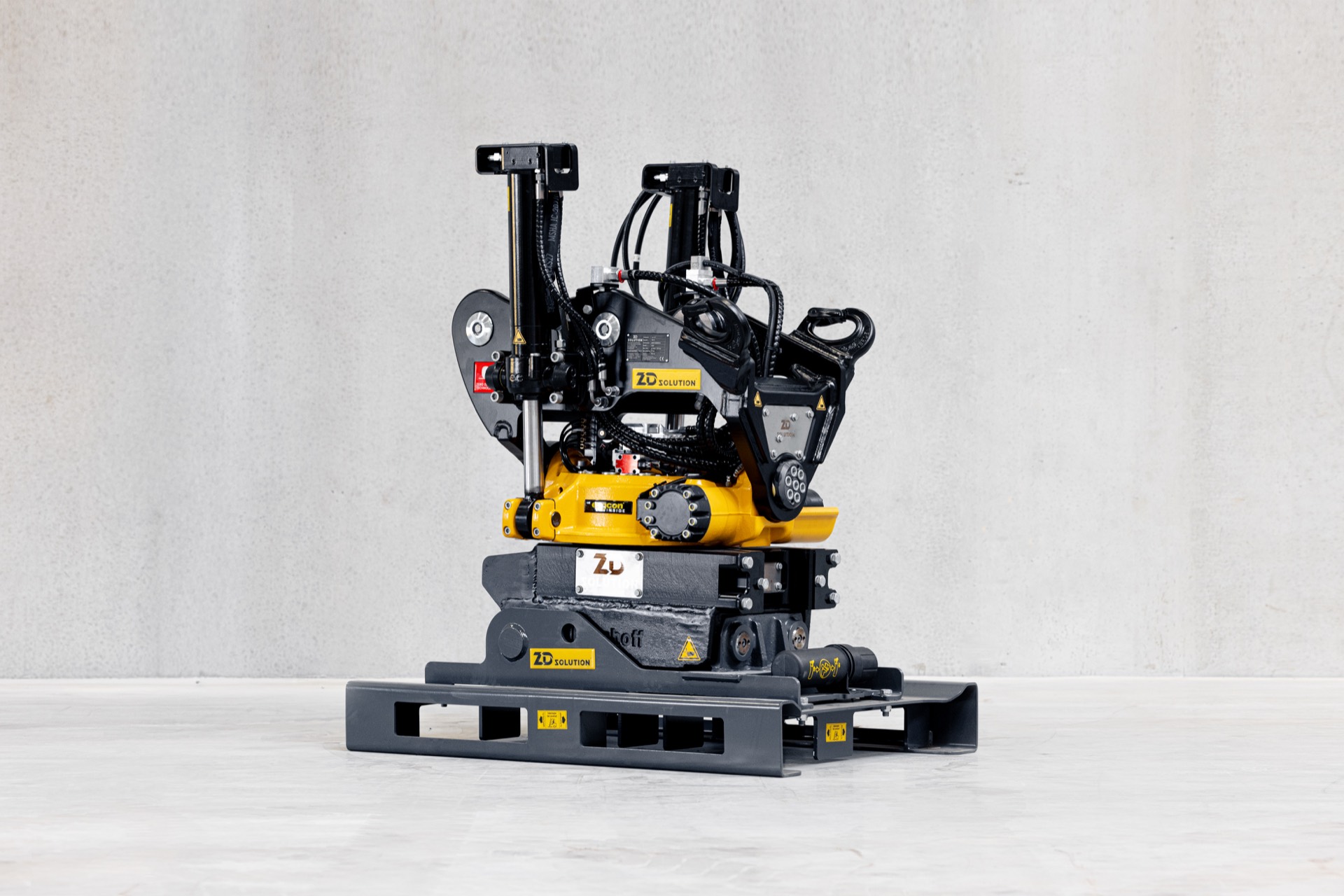 ZD Tiltrotator HS10 mit Lehnhoff-Schnellwechsler auf Transportgestell